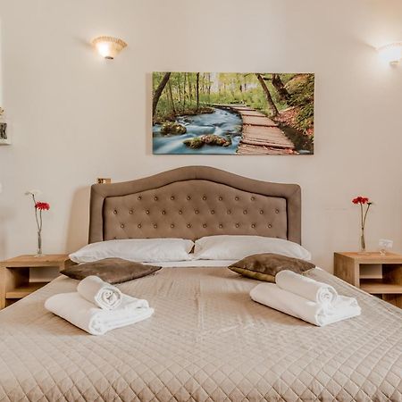 Ariana Luxury Guest House Рим Екстериор снимка