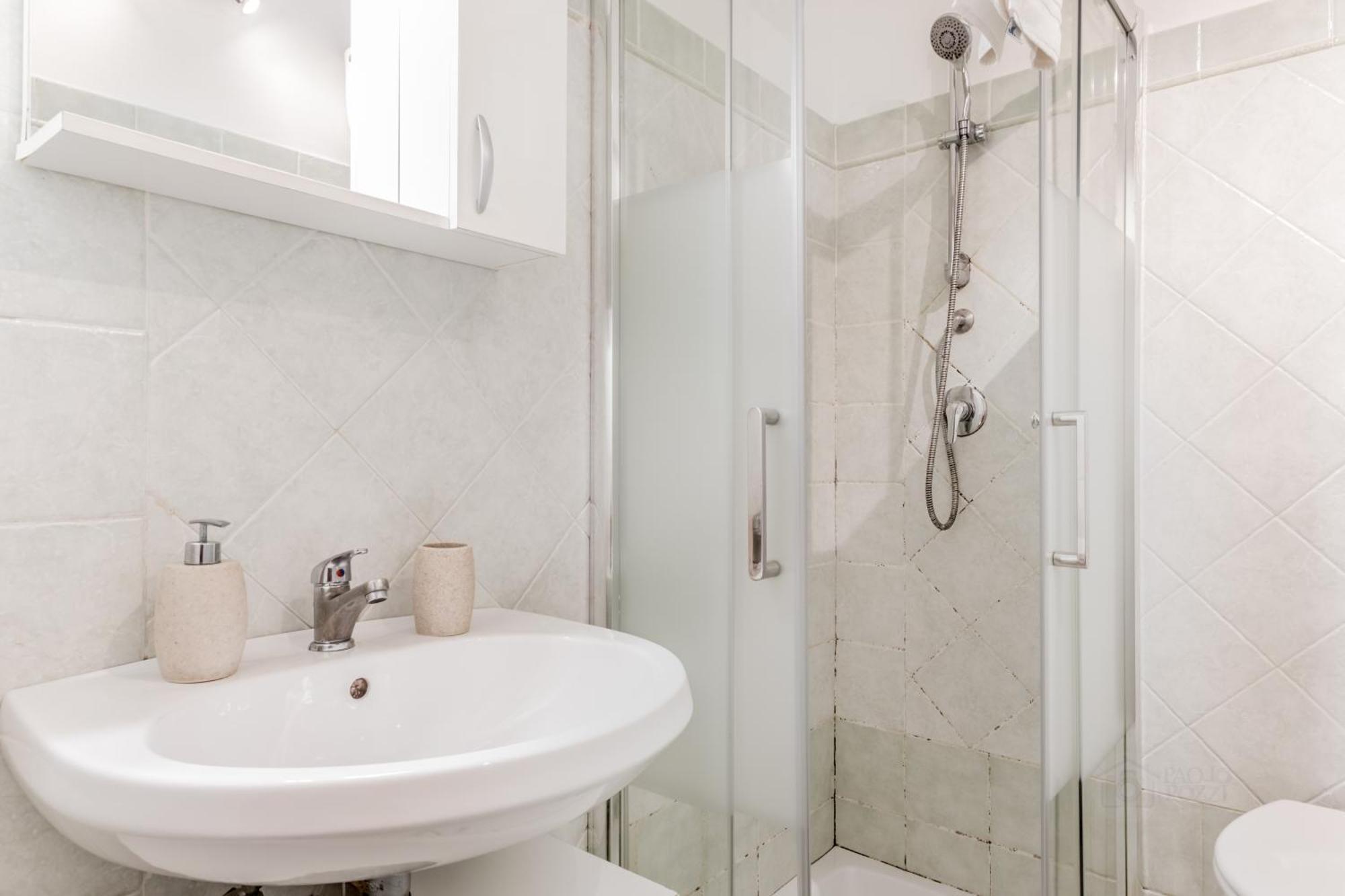 Ariana Luxury Guest House Рим Екстериор снимка