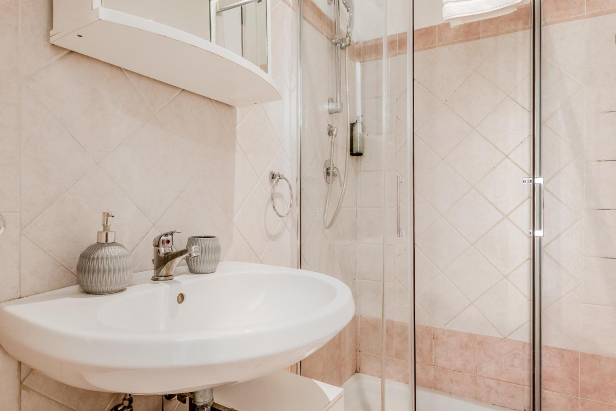 Ariana Luxury Guest House Рим Екстериор снимка