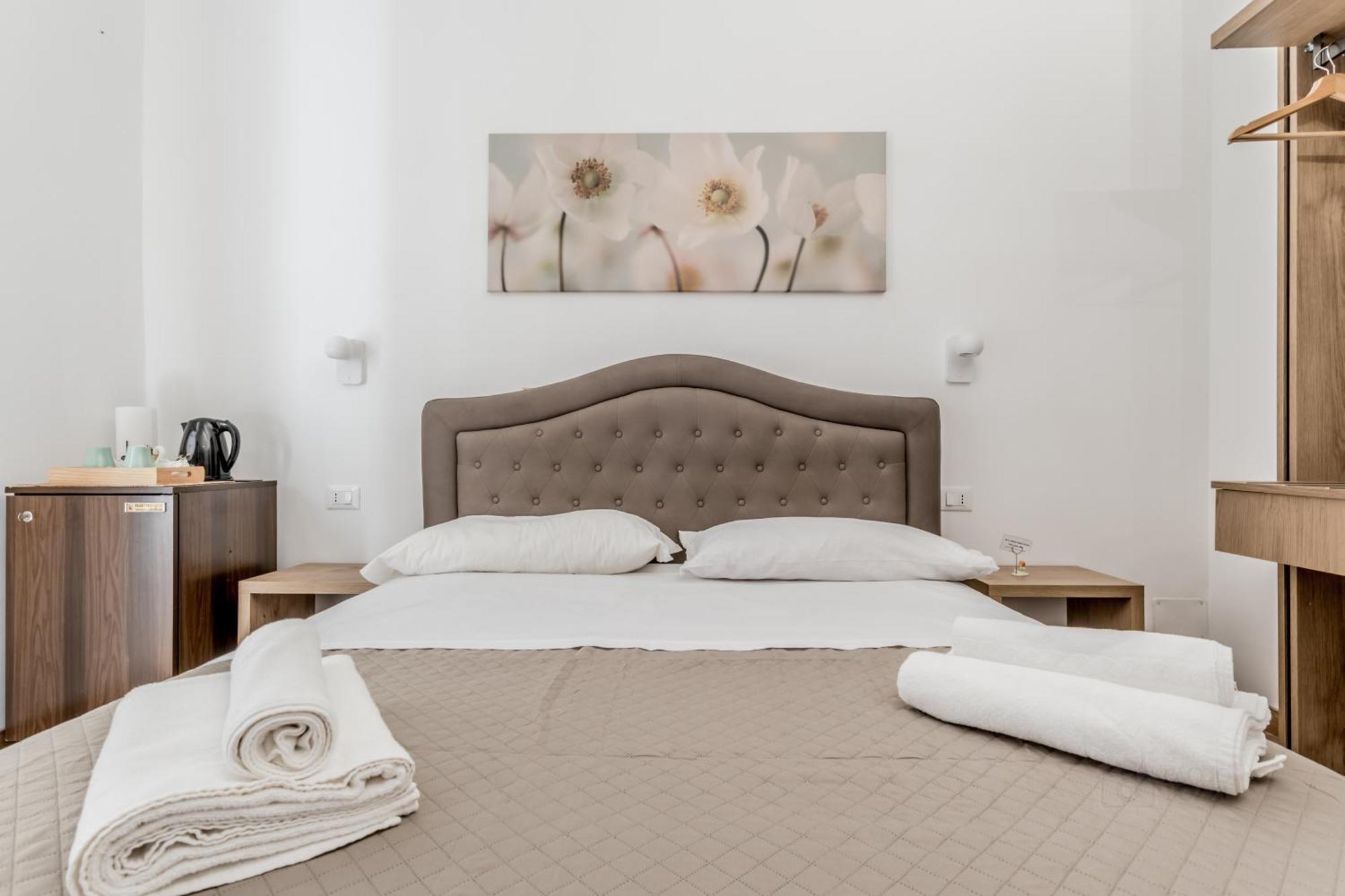Ariana Luxury Guest House Рим Екстериор снимка