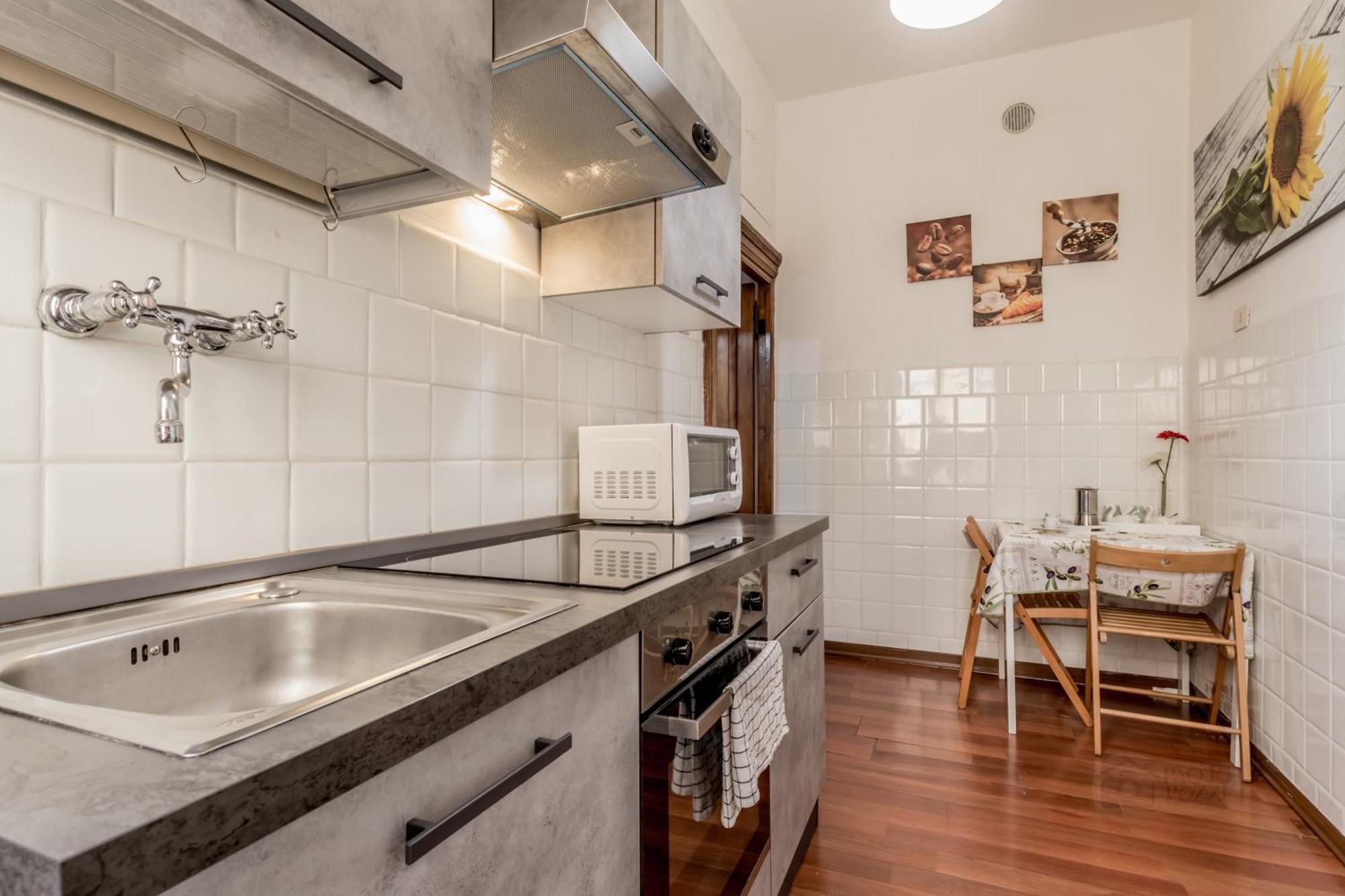 Ariana Luxury Guest House Рим Екстериор снимка